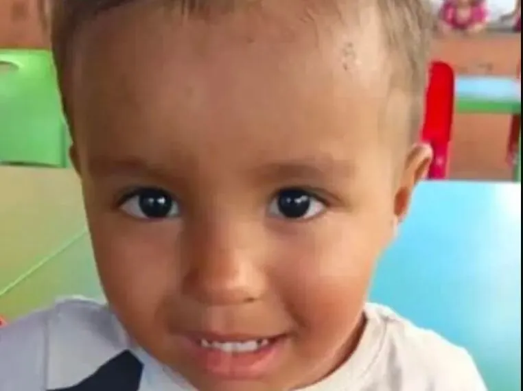 Criança morre e irmão é internado em estado grave no Sul de Minas; mãe é presa – onda poços
