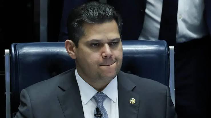 Desabafo no Senado: Davi Alcolumbre diz ser alvo de ataques e critica pressão sobre pautas