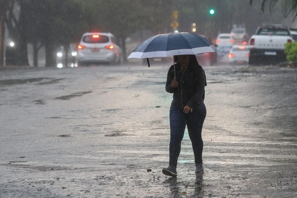 Sul de Minas registra alertas para chuva forte e rajadas de vento nesta sexta-feira