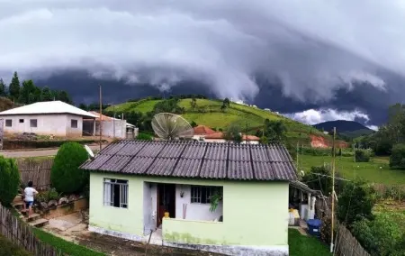 Frente fria provoca chuva e queda de temperatura em Minas Gerais e outros seis estados